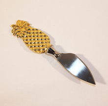 Load image into Gallery viewer, Golden Pineapple Set of 3 Cheese Knives