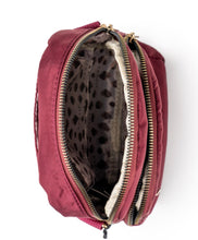 Load image into Gallery viewer, Kedzie Roundtrip Sling Bag (burgundy)