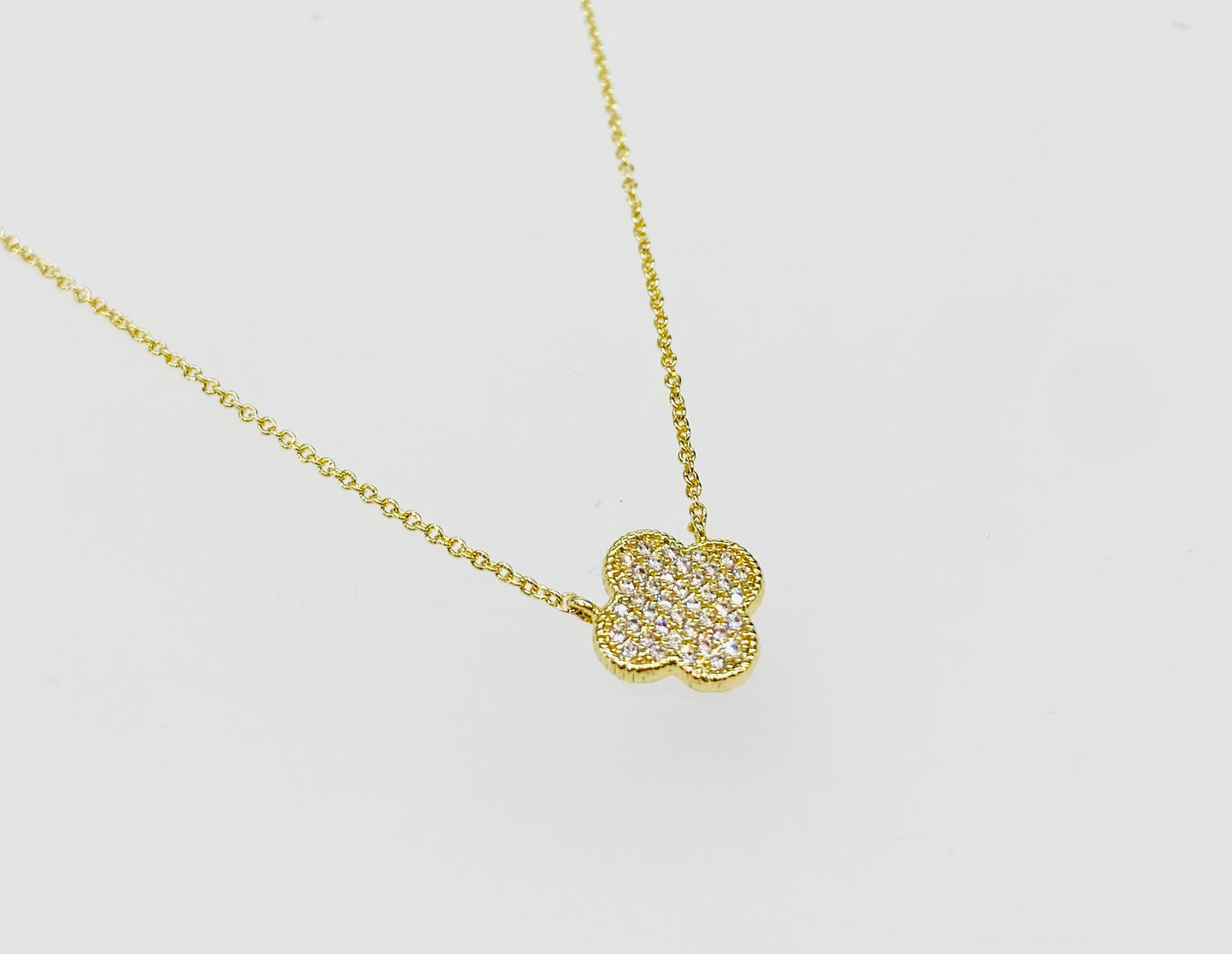 Quatrefoil necklace deals