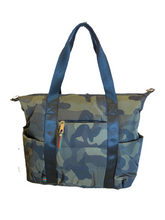 Load image into Gallery viewer, Sondra Roberts Camo Oversized Zip Tote